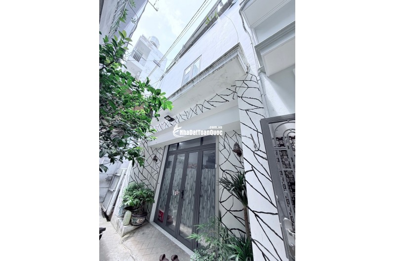 Nhà Đẹp 2 Tầng +Sân thuợng - 2 Mặt tiền hẻm – Dt 5.5x10m – 3 Phòng Ngủ Rộng Rãi – Dọn Vào Ở Ngay