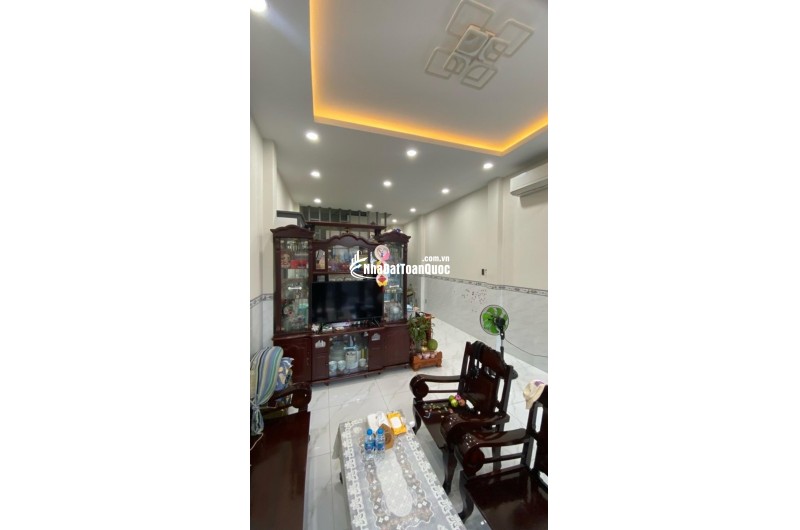 Nhà 3 tầng 54m2, 3PN, 3WC, hẻm 4m sát mặt tiền Phạm Văn Chiêu. Liên hệ ngay