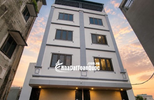  5 Tầng Mới Kính Kooong – 3,95 TỶ- Gần Chung Cư Lộc Ninh 