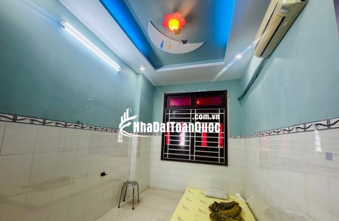 Mặt tiền Linh Đông – ngang 7m – nhà 3 tầng vừa ở vừa kinh doanh, sát Phạm Văn Đồng