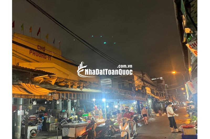Nhà mặt tiền Chợ Bà Hoa P11 Tân Bình, MT đường Sơn Hương, song song Trần Mai Ninh, sát Bảy Hiền gần