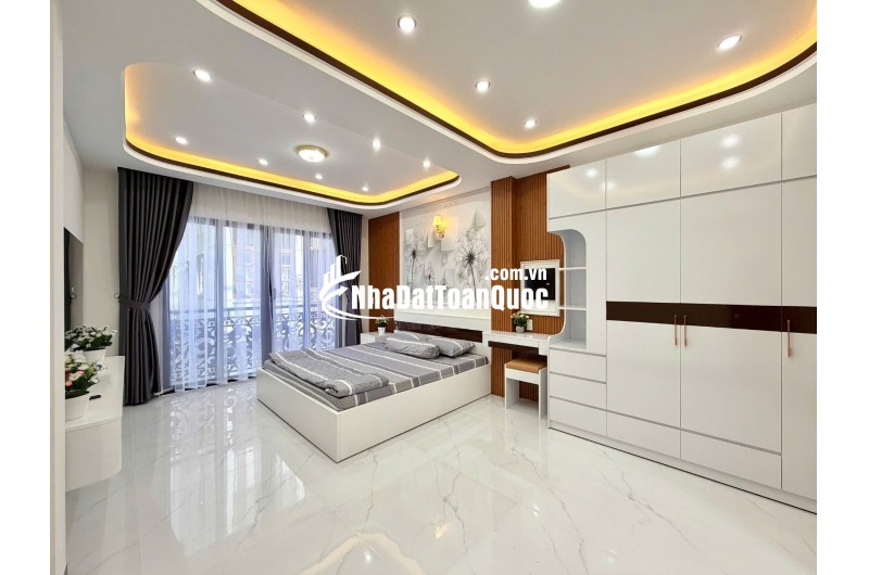 5 TẦNG MỚI KENG FULL NỘI THẤT CAO CẤP - MỞ LỘ GIỚI LÀ NHÀ THÀNH MẶT TIỀN TRẦN QUANG DIỆU - 4PN KHÉP KÍN - CHO THUÊ 30TR/THÁNG!