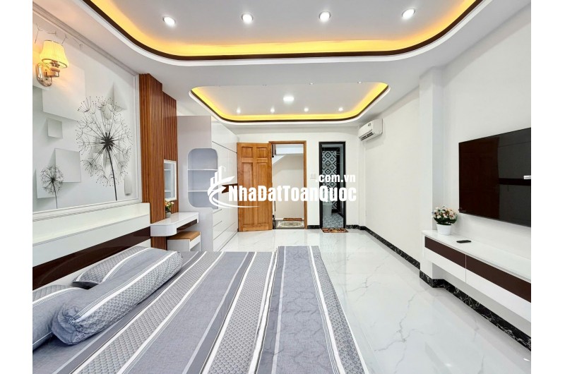 5 TẦNG MỚI KENG FULL NỘI THẤT CAO CẤP - MỞ LỘ GIỚI LÀ NHÀ THÀNH MẶT TIỀN TRẦN QUANG DIỆU - 4PN KHÉP KÍN - CHO THUÊ 30TR/THÁNG!