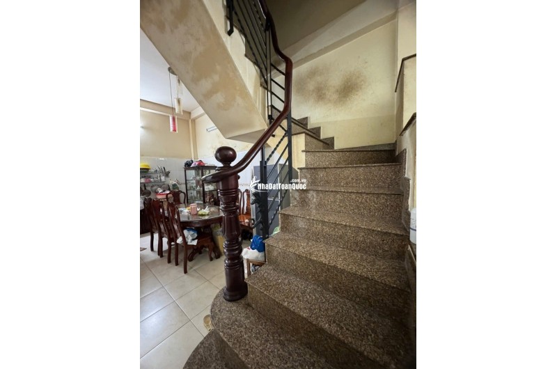 Bán nhà Lạc Long Quân hẻm xe hơi, 60m2, 4 tầng BTCT, giá 8,9tỷ