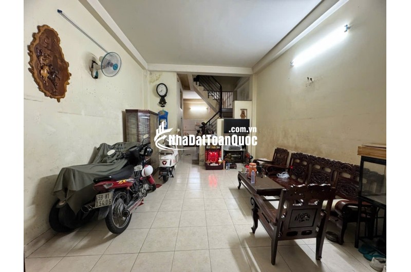 Bán nhà Lạc Long Quân hẻm xe hơi, 60m2, 4 tầng BTCT, giá 8,9tỷ