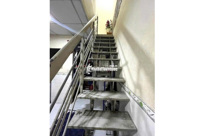 Bán nhà mặt tiền NGUYỄN ẢNH THỦ 8.5 tỷ vị trí đắc địa