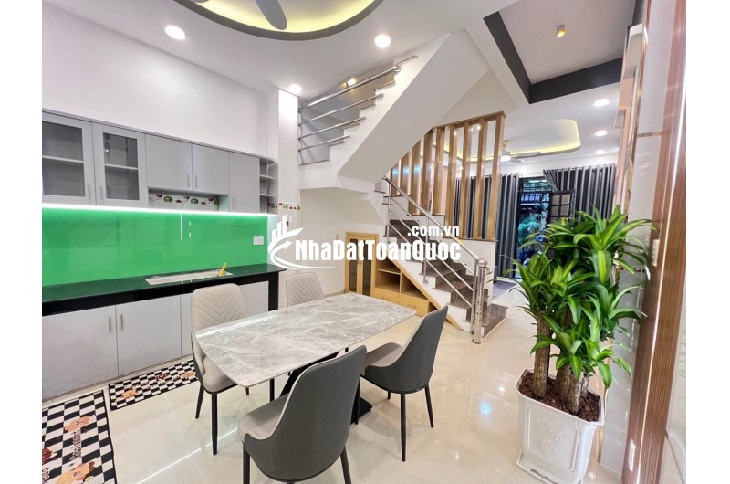 BÁN NHÀ MỚI – ĐÓN VẬN MAY – 3 TẦNG KHANG TRANG TẠ QUANG BỬU  Q8