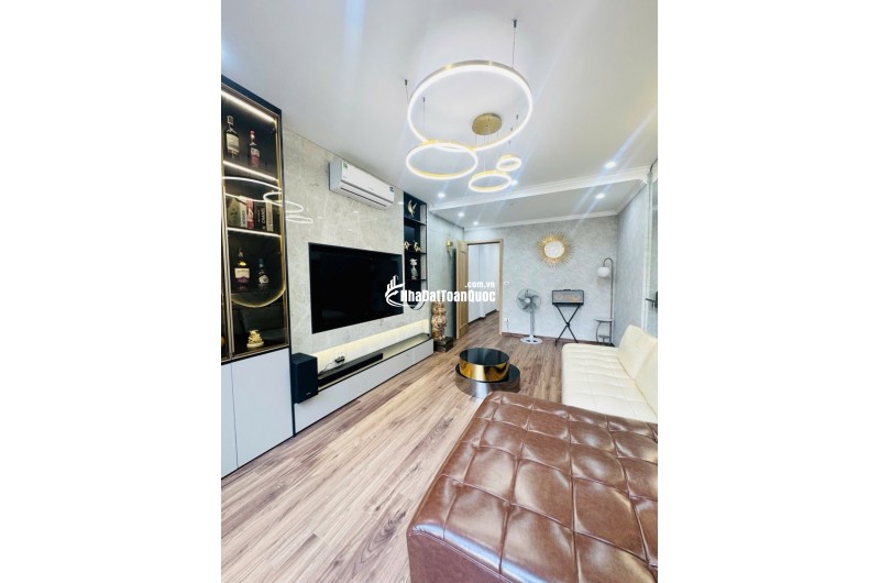Bán nhà Ngọc thụy 11 tỷ 40m ô tô gara,thang máy,sổ đỏ Long Biên