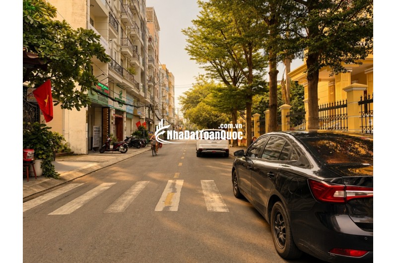 DƯƠNG QUẢNG HÀM – 64M² – 5 TẦNG – 6PN – Ô TÔ NGỦ TRONG NHÀ – CHỈ NHỈNH 8 TỶ!
