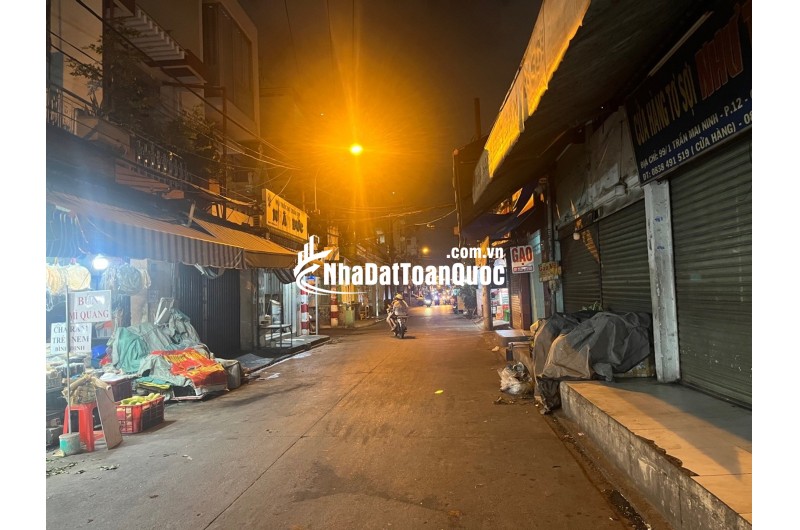 Nhà mặt tiền Chợ Bà Hoa P11 Tân Bình, MT đường Sơn Hương, song song Trần Mai Ninh, sát Bảy Hiền gần
