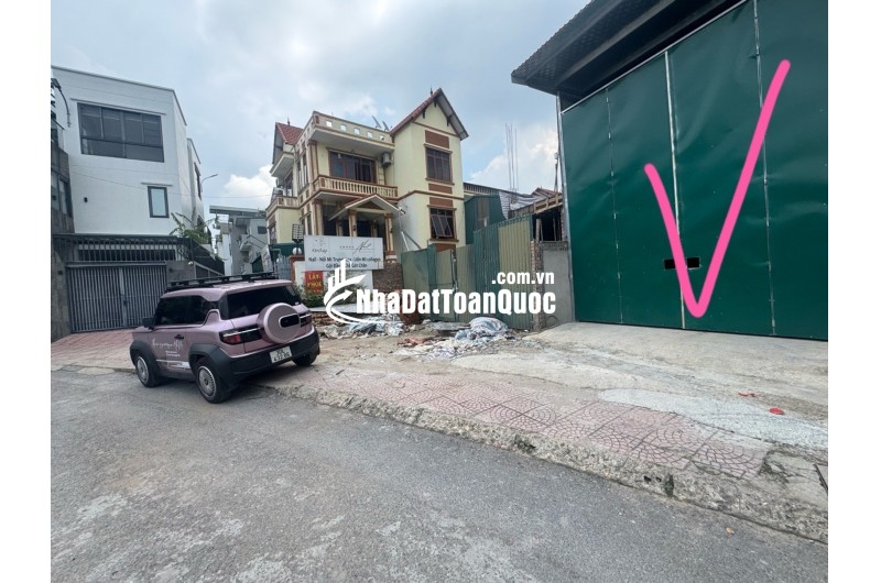 Bán Nhà Bát Khối 11 tỷ 86m ô tô đỗ cửa,vỉa hè view hồ