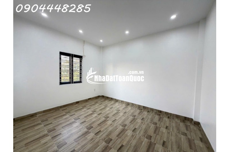Nhà đẹp độc lập sân cổng riêng mặt ngõ cách đường chính 20m ô tô đỗ cửa tại Đằng Hải Hải An