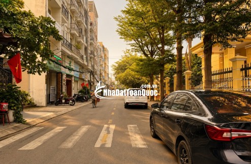 DƯƠNG QUẢNG HÀM – 64M² – 5 TẦNG – 6PN – Ô TÔ NGỦ TRONG NHÀ – CHỈ NHỈNH 8 TỶ!