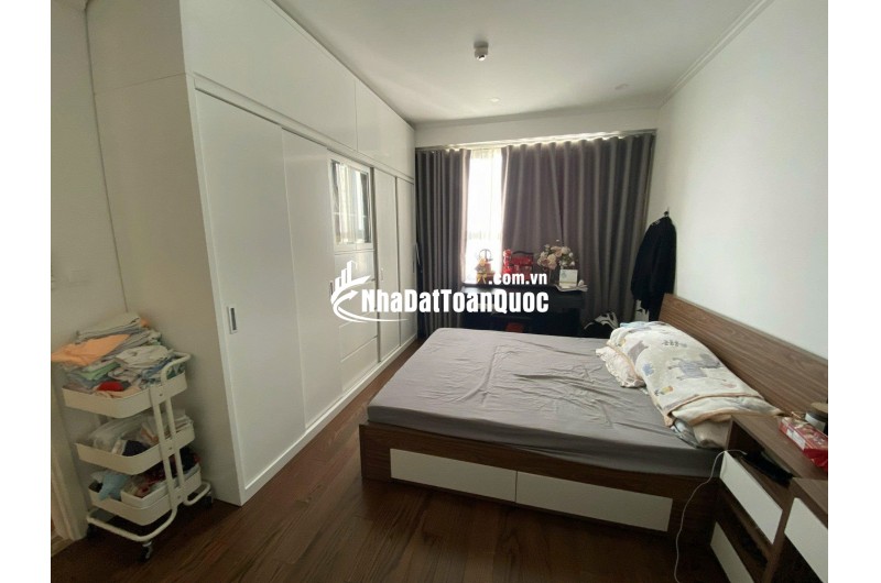Bán gấp 3PN C7 Vinhomes D'Capitale 95m² - view hồ đẹp