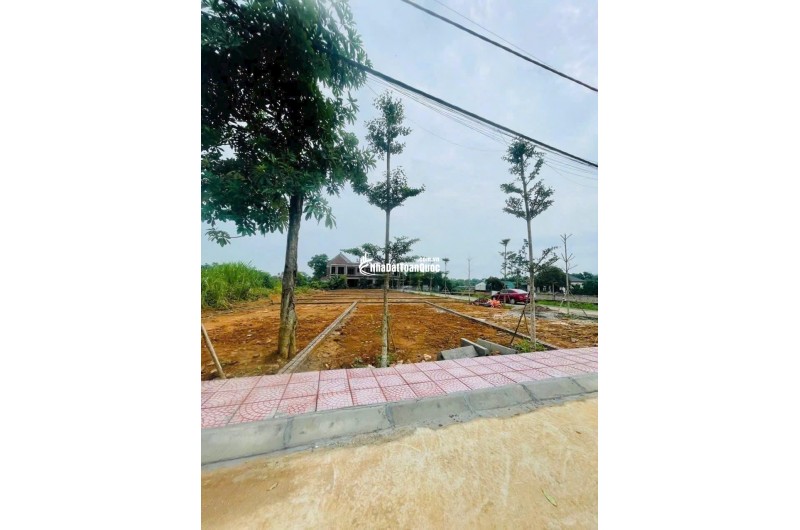 Bán đất làn 2 Phú Cát (Hòa Thạch) 100m2 full thổ, gần đường DH09 giá 2,3 tỷ.