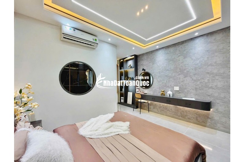 Bán lỗ nhà BÙI VĂN BA 80m2 , 1T2L 4PN 3WC, hẻm xe hơi, giá chỉ 4.6 tỷ