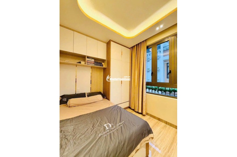 (HOT)Bán nhà Lý Phục Man, Q7, 3 tầng, 4PN ,3WC, hẻm xe hơi, giá chỉ 4,5 tỷ