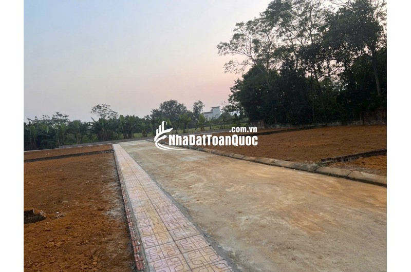 SĂN ĐẤT HÒA LẠC – 100M² NỞ HẬU, SÁT TRỤC DH09 PHÚ CÁT!