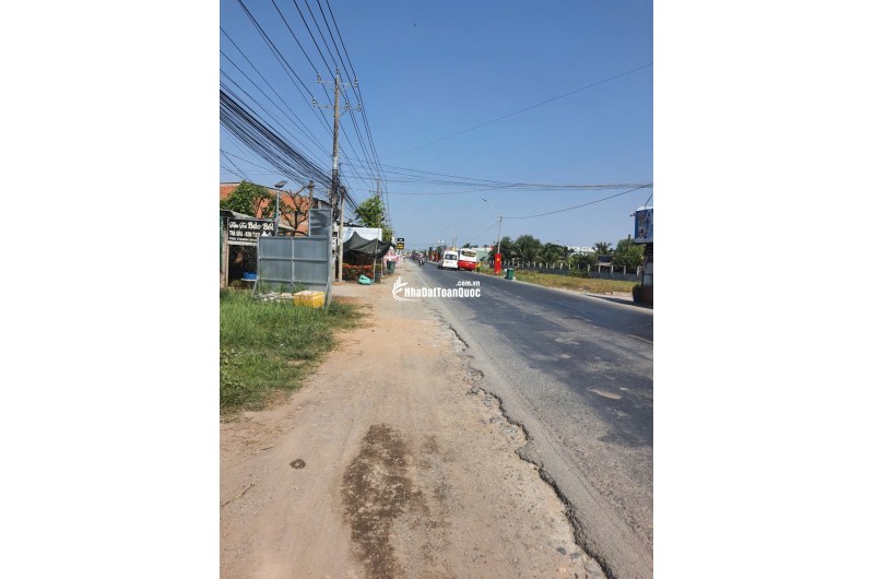 Bán đất mặt tiền QL62 Long An (cũ) TDT 666.9m2