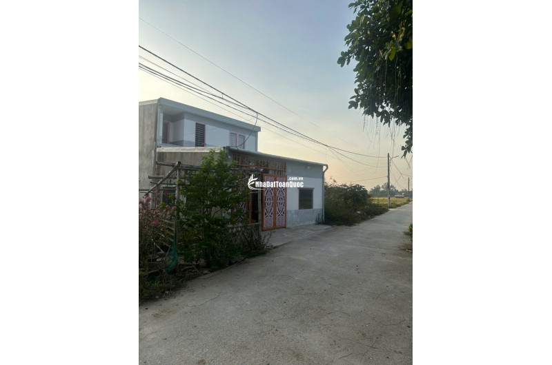 CHÍNH CHỦ CẦN BÁN Căn Nhà 2 Tầng Xã Hòa Tiến, Hòa Vang, TP. Đà Nẵng. Liên hệ để làm việc chính chủ : 0762714856 - 0914263705 để xem nhà trực tiếp