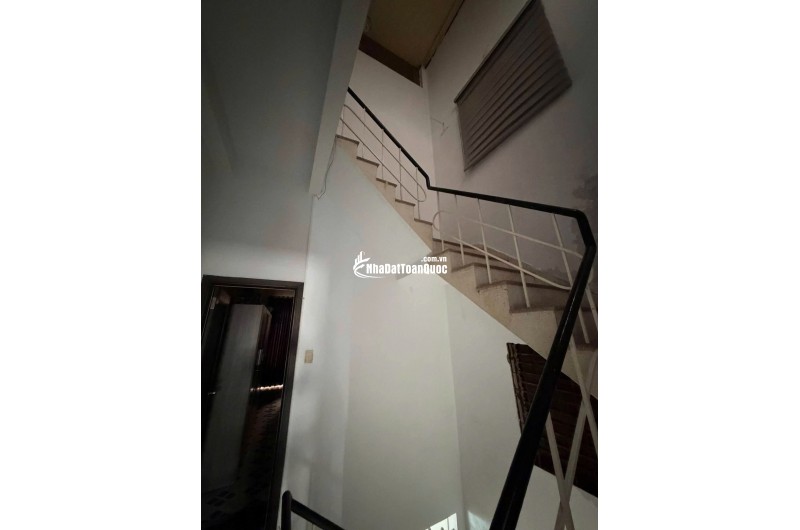 Nhà 3 tầng, kiệt Đống Đa 6m, kiệt rộng thông thoáng có thể kinh doanh, thông ra được đường Lý Tự Trọng, nhiều tiện nghi xung quanh..