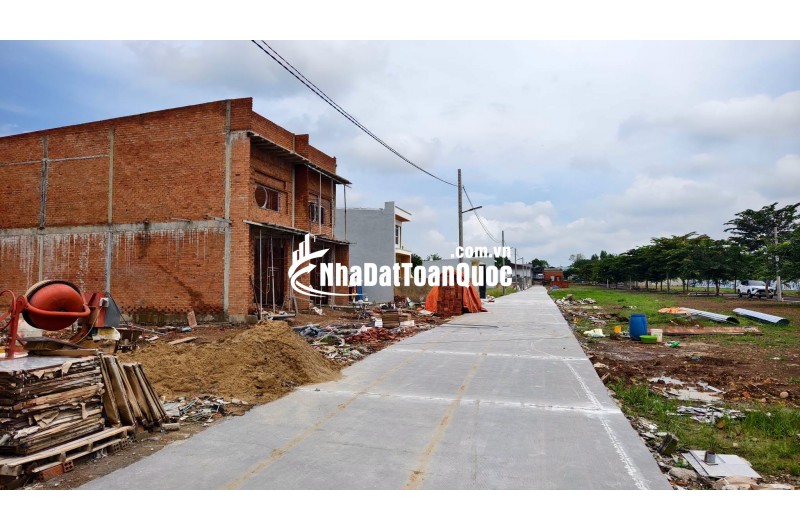 1TỈ 3 CÔNG CHỨNG DÃY TRỌ 1 KIOT 4 PHÒNG THU NHẬP 10TR/THÁNG