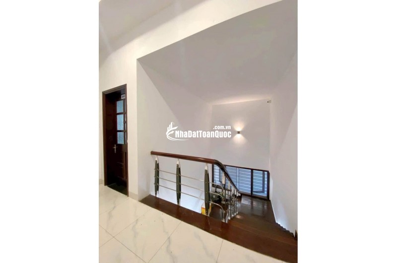 Cần bán Villas – Trưng Nữ Vương, Hải Châu, Đà Nẵng
Dòng tiền sẵn: 30 triệu/tháng
DT: 286m², ngang 12m
Kiệt ô tô, cách đường chính 50m
Sân vườn