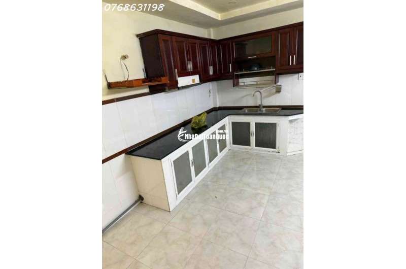 Bán nhà 48m2 Bình Long, Tân Phú, 2 tầng, 2PN, hướng Nam, sổ hồng riêng nhĩnh 4đ