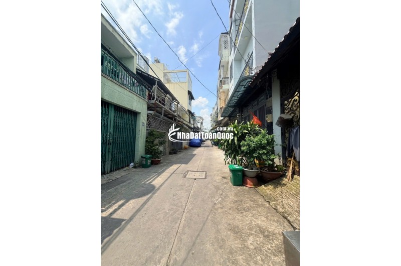 Bán nhà 68m2 (4x17m) đường Lê Thúc Hoạch, Tân Phú, 2 tầng, sổ hồng riêng, giá chỉ 5 tỷ.