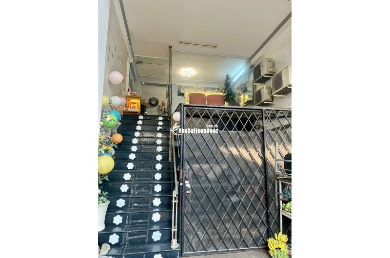 Bán nhà mặt tiền đường Trần Văn Kỷ gần bệnh viện ung bướu Bình Thạnh