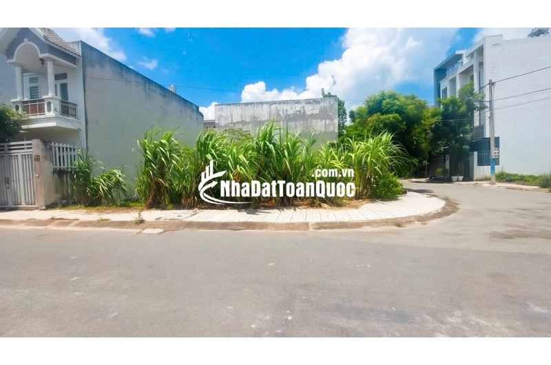 BÁN ĐẤT ĐỨC HOÀ TỈNH TÂY NINH - DT 93,6 M2 - SHR - 2TỶ050TR. LH:0903974577