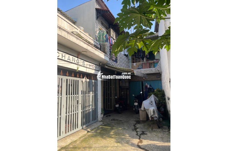 BÁN NHÀ HẺM 4M (BÊN HÔNG ĐẦM SEN) 38M2 (1 TRỆT 1 LẦU) 4.3TỶ. LH:0913900555.