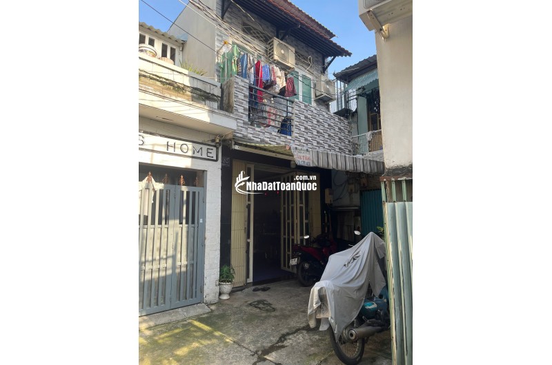 BÁN NHÀ HẺM 4M (BÊN HÔNG ĐẦM SEN) 38M2 (1 TRỆT 1 LẦU) 4.3TỶ. LH:0913900555.