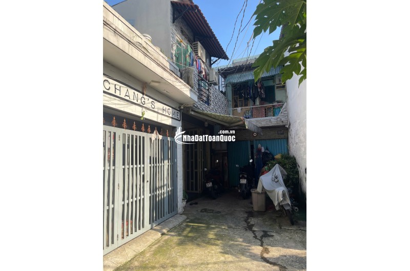 BÁN NHÀ HẺM 4M (BÊN HÔNG ĐẦM SEN) 38M2 (1 TRỆT 1 LẦU) 4.3TỶ. LH:0913900555.